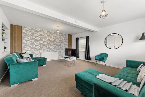 Large Bristol House - Games room - Parking