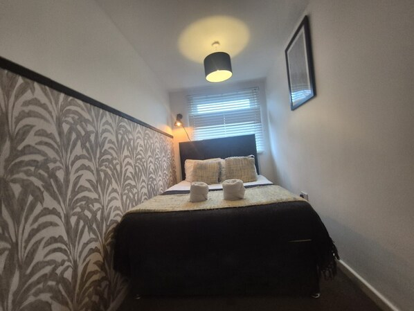 Unclassified image, 1 of 35, button