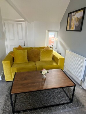 TV - Beautiful Flat in Maidstone - Sleeps 3 (Maidstone)