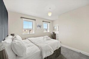4 chambres, fer et planche à repasser, accès Internet, draps fournis