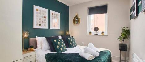 1 bedroom, iron/ironing board, internet, bed sheets