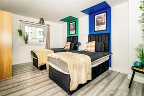 3 chambres, fer et planche à repasser, Wi-Fi, draps fournis