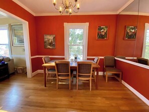 Dining - Cherrydale . Quiet st. Entire Home - Pets OK (Arlington)