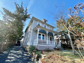 Exterior - Cherrydale . Quiet st. Entire Home - Pets OK (Arlington)