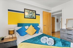 2 chambres, fer et planche à repasser, accès Internet, draps fournis