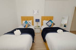 2 slaapkamers, een strijkplank/strijkijzer, wifi, beddengoed