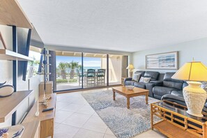 TV, ping pong - Clean & Comfortable Multi-level Oceanfront Townhouse (Key Colony Beach)