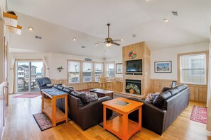 Lecteur de DVD, baby-foot, chaîne hi-fi