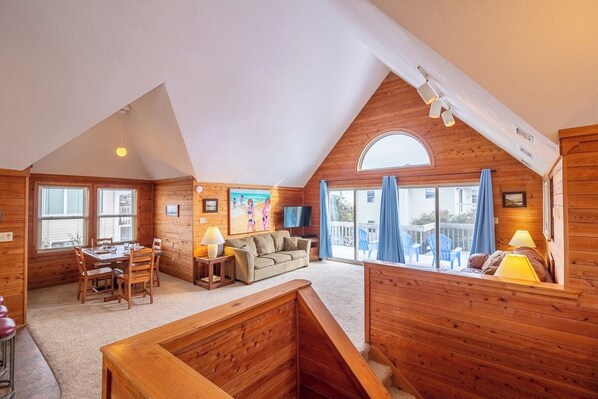 Fernseher, DVD-Player, Stereoanlage