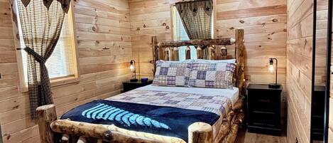2 bedrooms, desk, travel crib, free WiFi