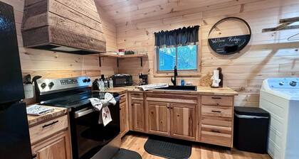 2 BDR 1.5 BA cabin located in the heart of the New River Gorge National Park