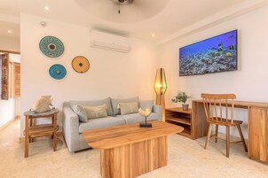 Suite, junto a la playa | Zona de estar