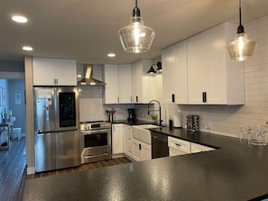 Fridge, microwave, oven, stovetop - Newly Remodeled Luxurious Penthouse Pool Table (Avon)