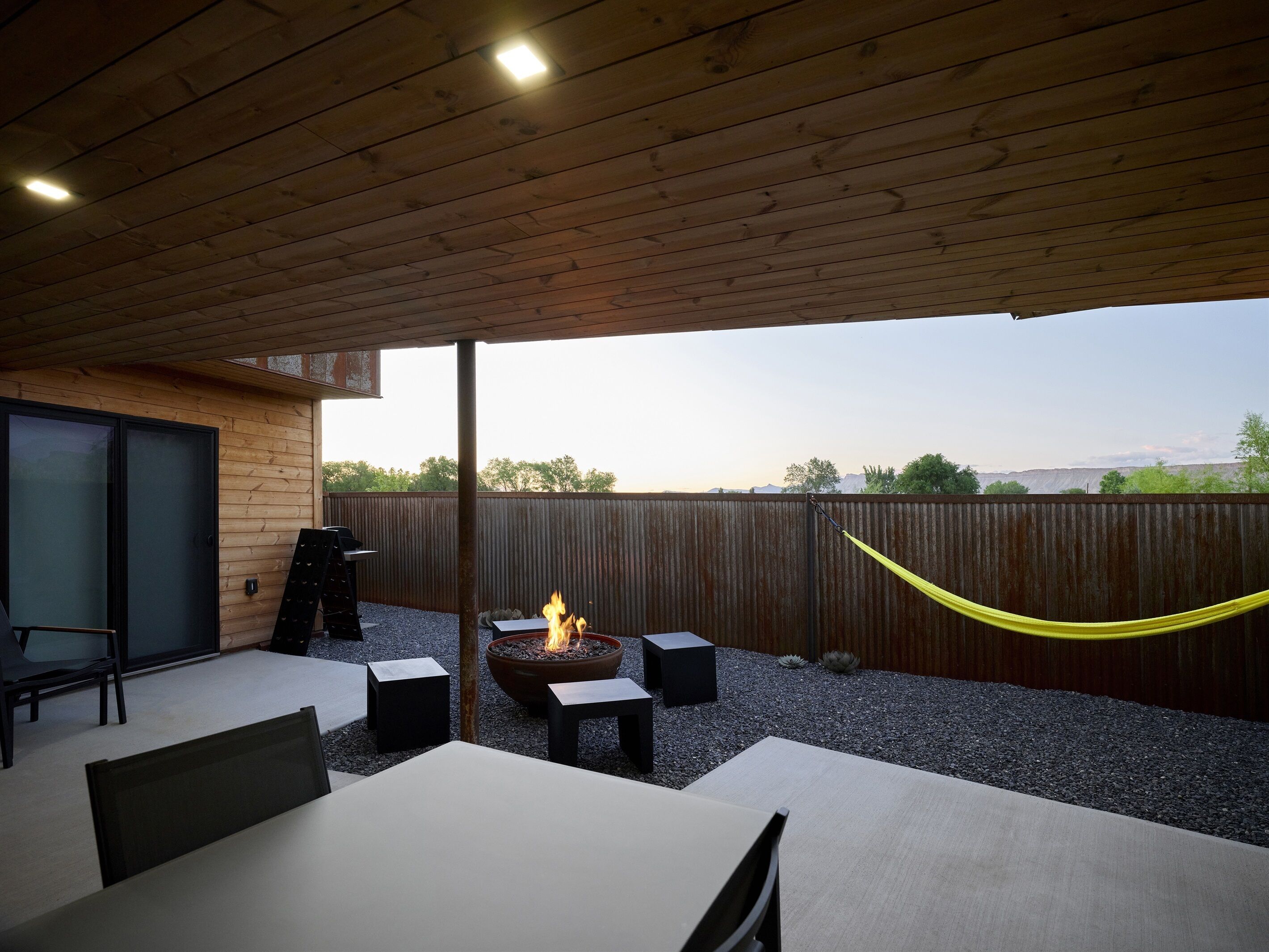 屋外ダイニングエリア