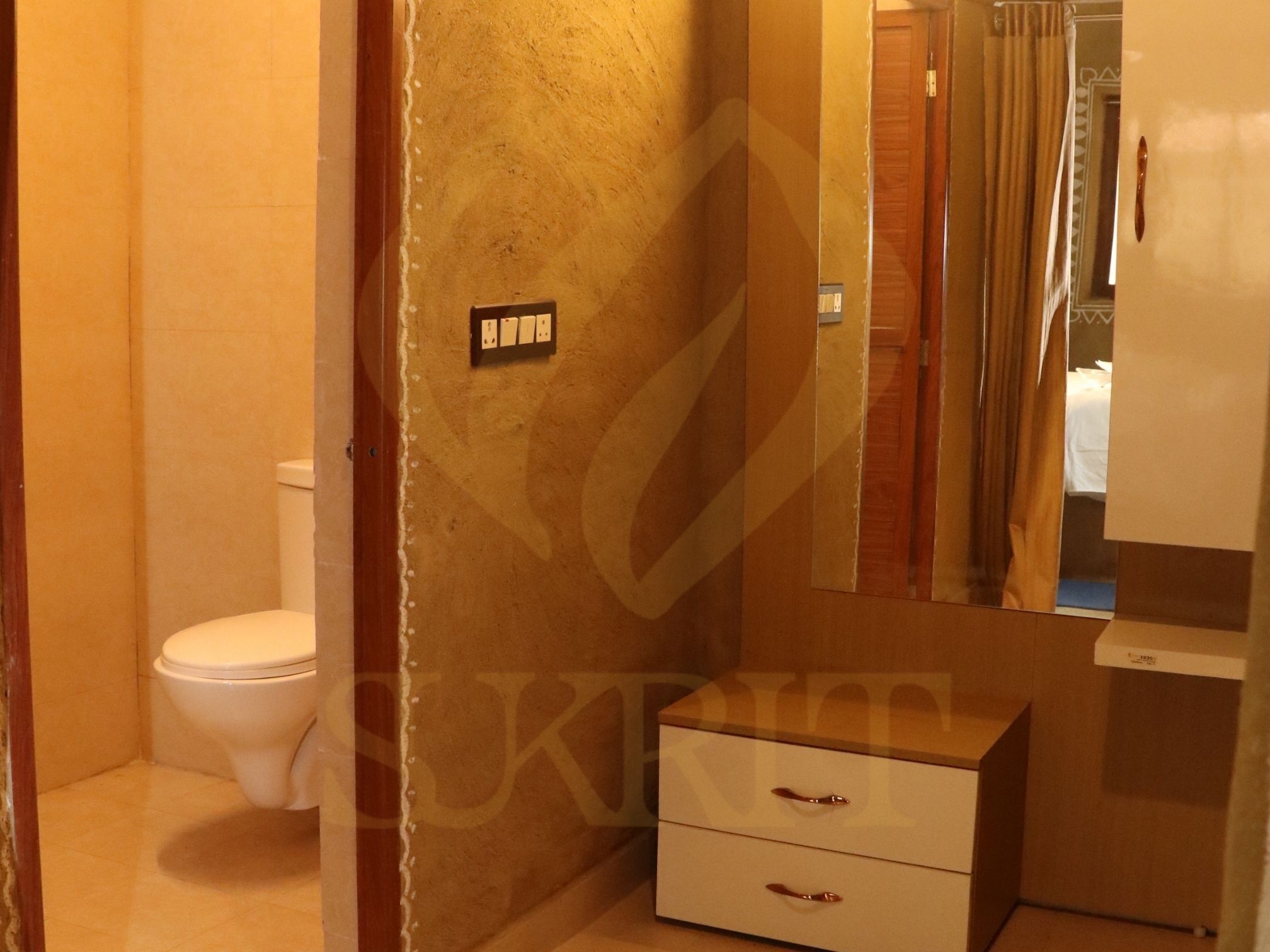 Traditional Double Room, 1 King Bed | Bathroom | Shower, towels, toilet paper