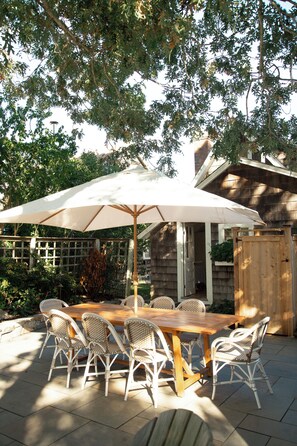 Outdoor dining - Close Walk to Bustling Main Street and Steps Away from a Beautiful Beach (Harwich)