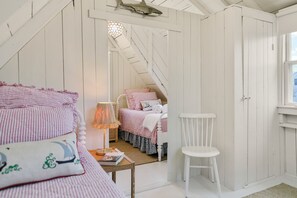 2 chambres, fer et planche à repasser, Wi-Fi, draps fournis