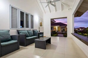 Terrace/patio - 3-bedroom house with Wi-Fi, AC, 24 Hr Sec (Priory)