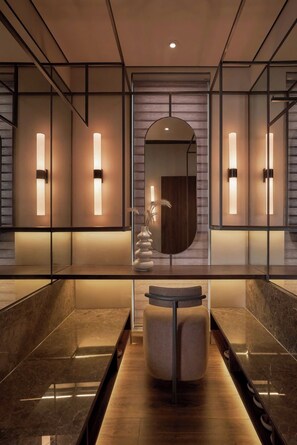 Separate bathtub and shower, free toiletries, towels, soap