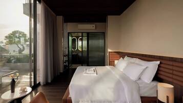14 bedrooms, free WiFi