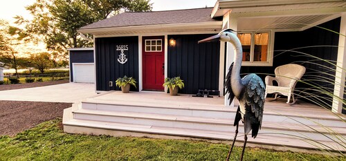 Charming 2-bedroom cottage with WiFi, AC in Spring Lake