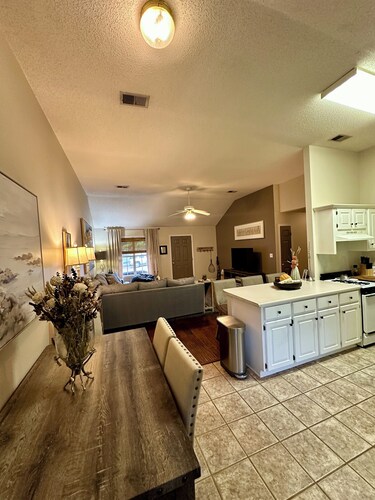 Perfect for all Ole Miss functions. 3 bedroom home just off of Old Taylor Road