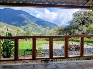Property grounds - "Cabaña Pradera Real - Nature, Mountains and Relaxation near Baños" (Baños de Agua Santa)