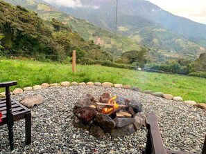 Property grounds - "Cabaña Pradera Real - Nature, Mountains and Relaxation near Baños" (Baños de Agua Santa)