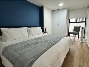 2 bedrooms, iron/ironing board, internet, bed sheets