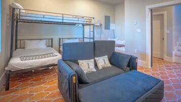 4 bedrooms, desk, iron/ironing board, travel crib