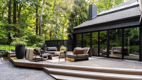 Beautifully Designed and Modern Southampton Home Surrounded by Nature,...