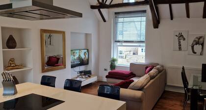 Kingfisher Suite - Two-bed private apartment