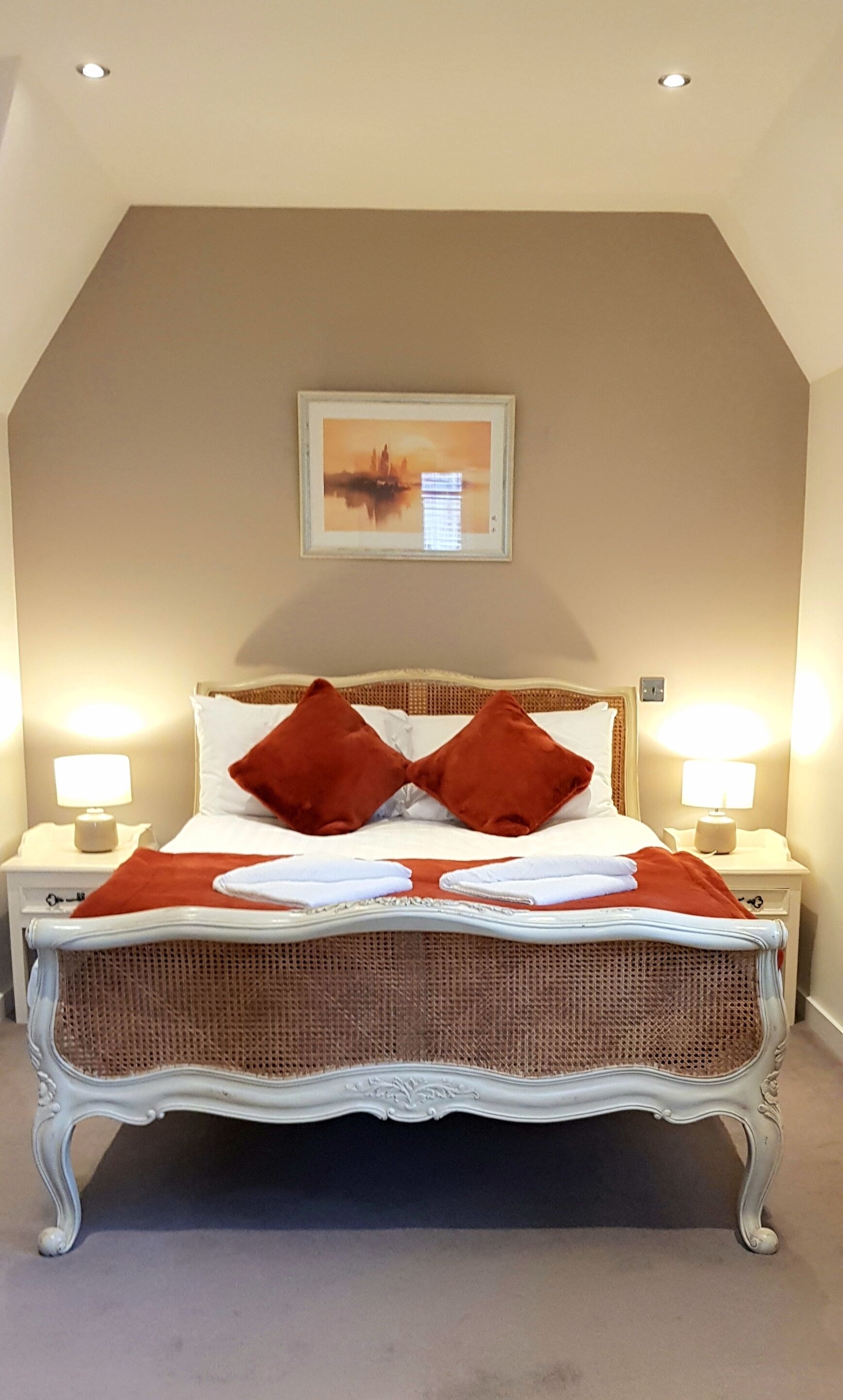 2 bedrooms, desk, iron/ironing board, travel cot