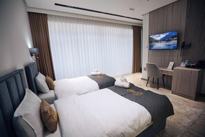 Tvåbäddsrum Deluxe | Sängtillbehör av högsta kvalitet, Select Comfort-madrasser och minibar