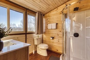 Bathroom - A Timber Hideaway, Cozy Cabin Retreat in the Smokies – Comfort & Fun for All! (Sevierville)