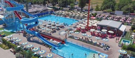 Beach nearby, white sand, sun loungers, beach umbrellas