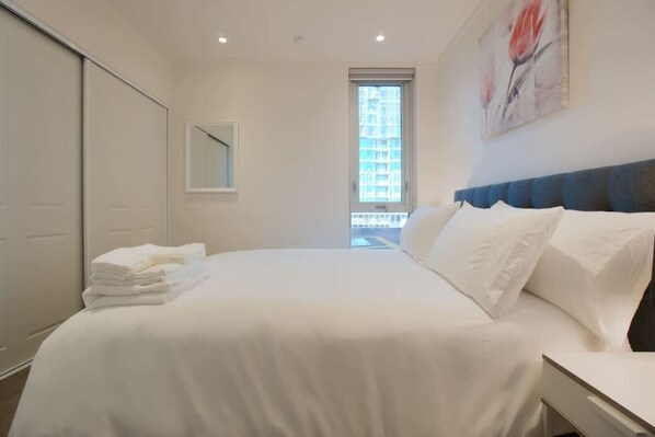 Iron/ironing board, WiFi, bed sheets