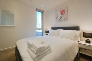 Iron/ironing board, WiFi, bed sheets - Amyra Residences on Rowlands Place - Unit 1505 (Adelaide)