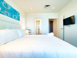 Iron/ironing board, WiFi, bed sheets