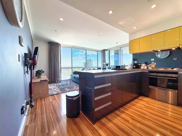 Fridge, microwave, oven, stovetop