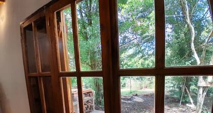 2-bedroom cabin in brilliant Puerto IguazĂș with WiFi, AC