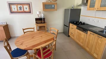 Micro-ondas, fogão, cooktop, lava-louças