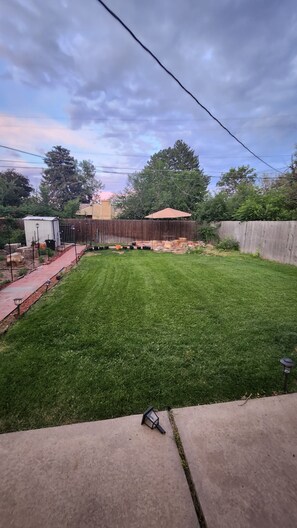 Property grounds - Private bedroom and bathroom in Denver. Private entrance and wifi (Denver)