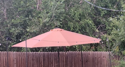 Private Modern Studio Suite - Independent Entrance & Exterior Security