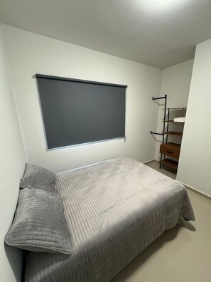 2 室のベッドルーム、デスク、アイロン / アイロン台、WiFi