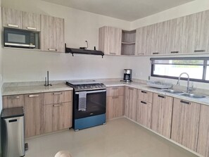 Fridge, coffee/tea maker, cookware/dishes/utensils - Casa Nopal (La Paz)