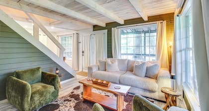 Deck & Grill: 'Cozy Cottage' in Talking Rock!