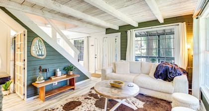 Deck & Grill: 'Cozy Cottage' in Talking Rock!