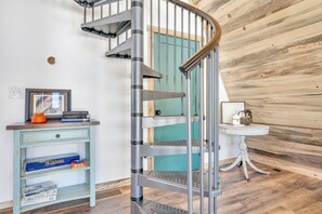 Interior - A-Frame, Pikes Peak View, Hot-tub, No Cleaning Fee
(Cripple Creek)