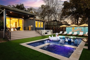 Outdoor pool, a heated pool - Vinyl Vault: Pickleball, Pool, Playground, Poker by Hello Hideout (Austin)